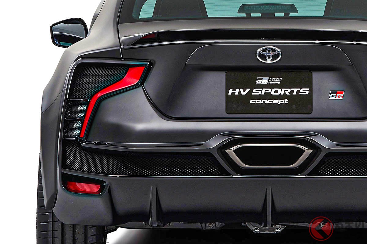 トヨタの「"2人乗り"スポーツカー」が話題に！ まさかの「MTのようなAT」&「タテ目」採用の「斬新モデル」に熱望の声も！ オープントップも採用の「GR HV スポーツ」どんなクルマ？