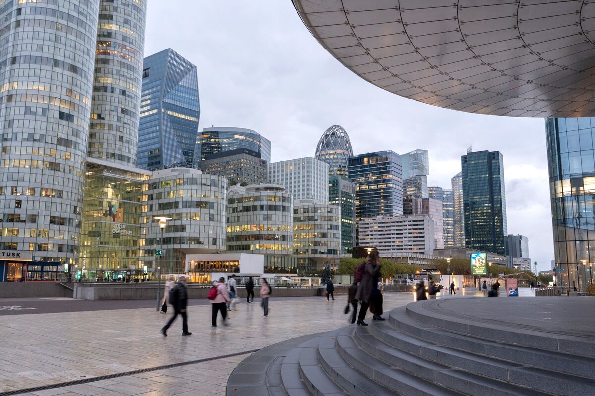 フランス国債先物下落、S&Pが格下げ－ムーディーズは24日に判断発表