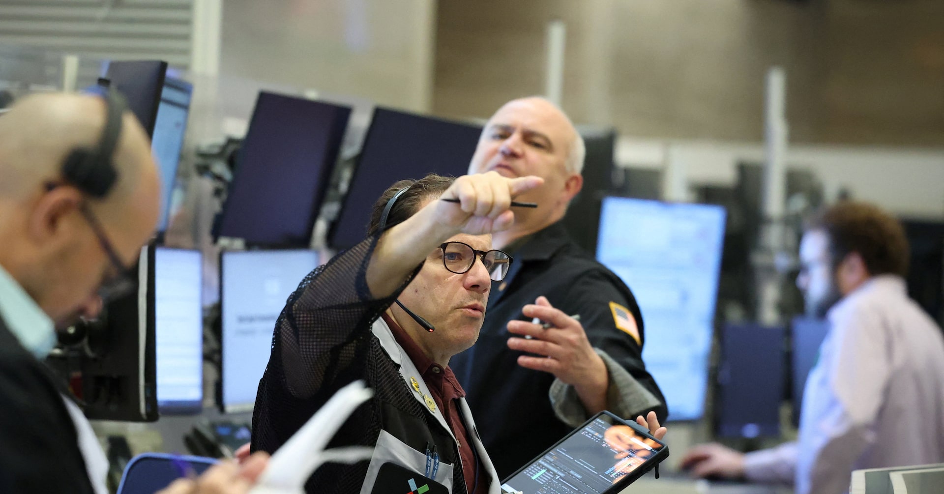 米国株式市場＝続伸、ダウ連日最高値 ＡＩ楽観論で半導体関連に買い