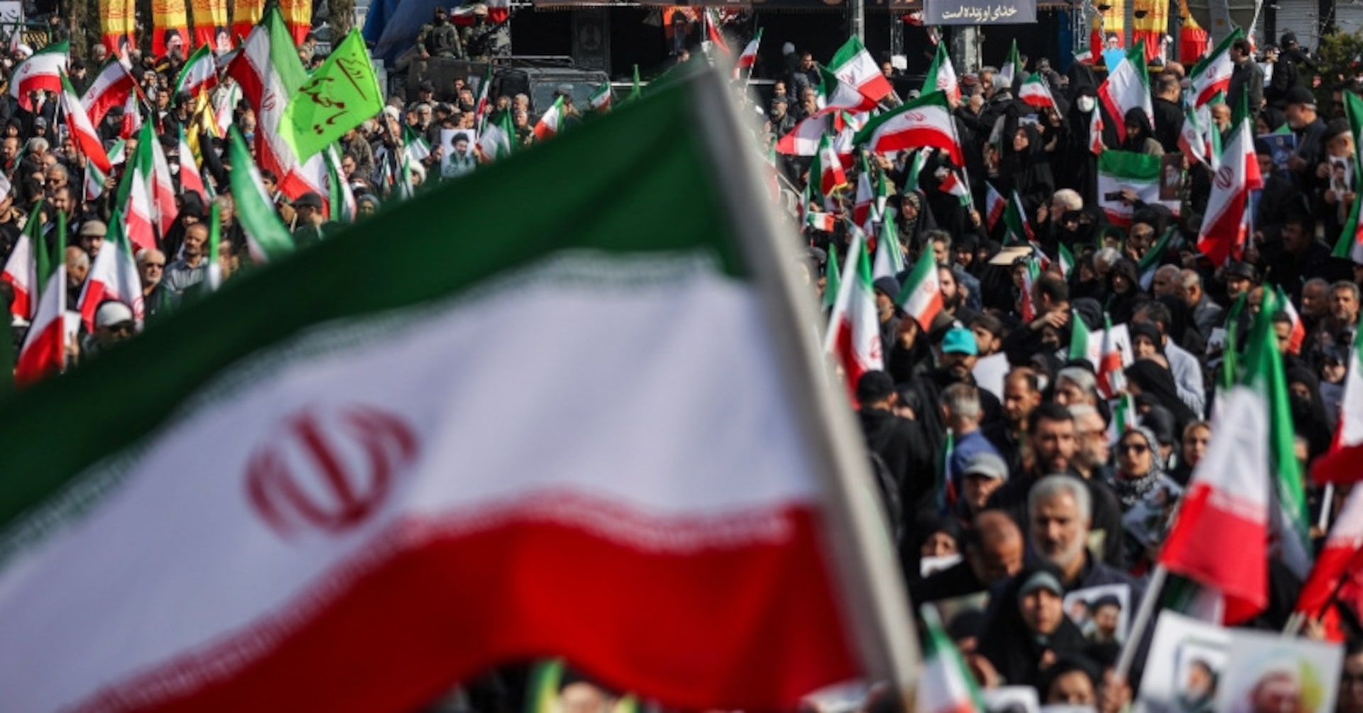 トランプ氏、ホルムズ海峡封鎖なら「20倍の報復」 作戦完了も示唆