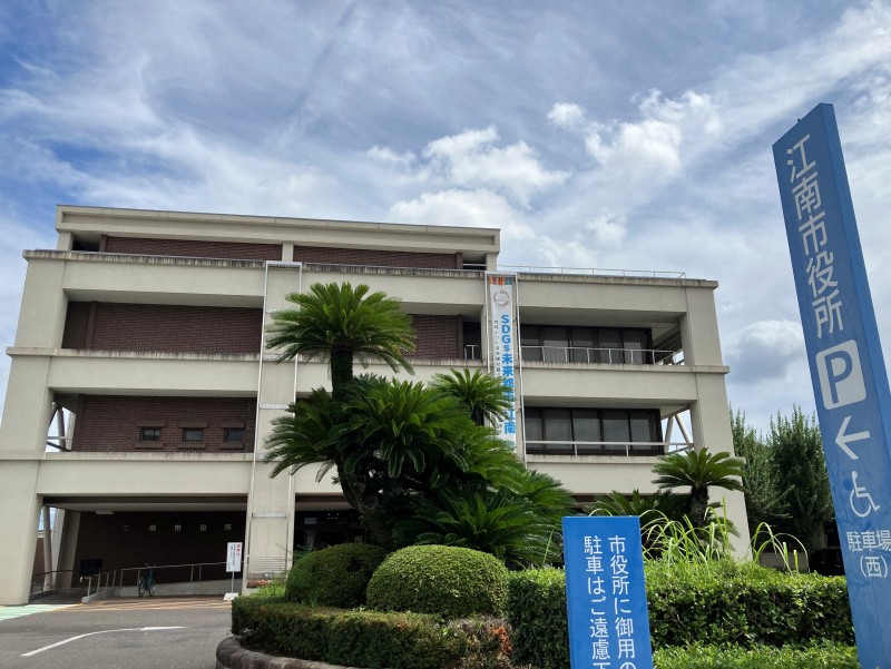 火災報知器そっくり… 小学校内に隠しカメラ 校長ら「防犯目的」