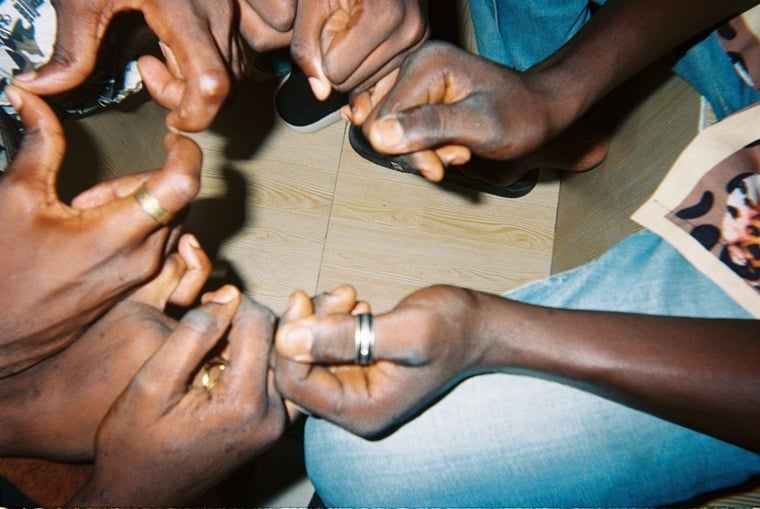 12月1日は世界エイズデー：「ユースクラブ」が変化と希望をもたらす コンゴの革新的なHIV対策