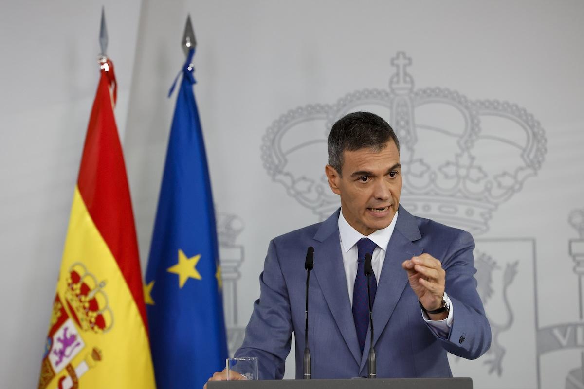 家賃高騰、住宅不足に対する大規模デモ発生のスペインでサンチェス首相が国会解散、前倒し総選挙へ 舛添要一氏は「極右の伸長」による“分断”を警戒