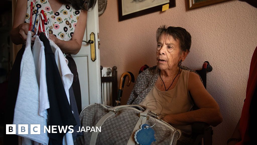 スペインで自宅を退去させられた女性が死去 住宅危機の抗議運動の象徴