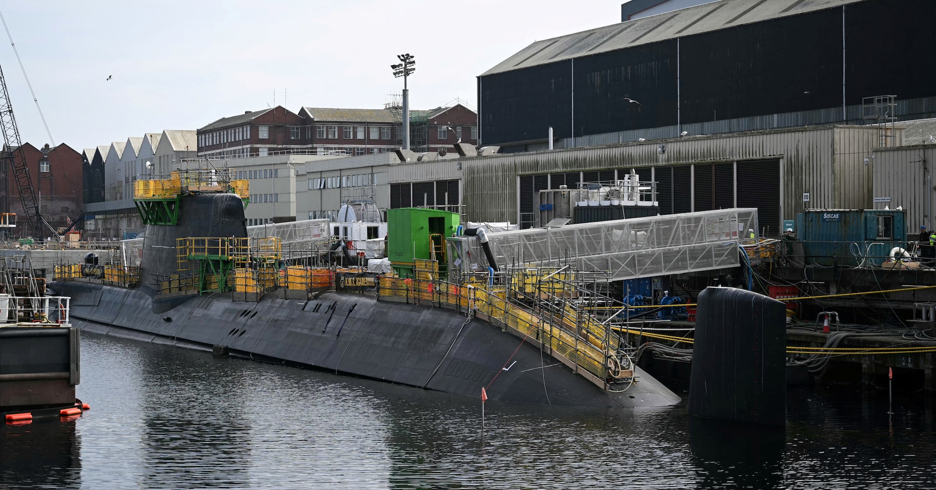 英、潜水艦隊拡大へ 「戦時即応体制」への移行呼びかけ