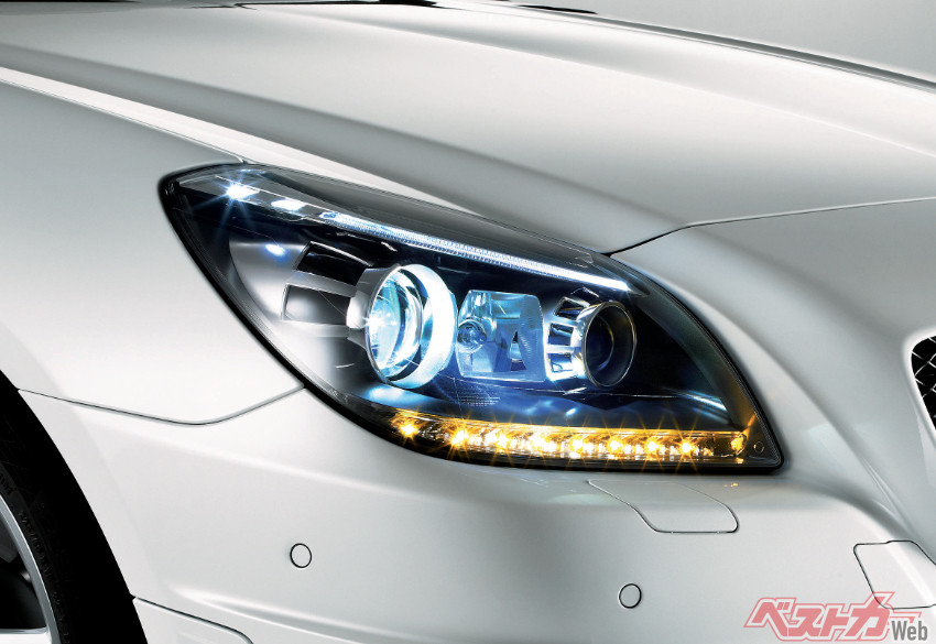 日本車はLED後進国!? なぜ輸入車のLEDウィンカーはシャープに点滅するのか？［復刻・2014年の話題］