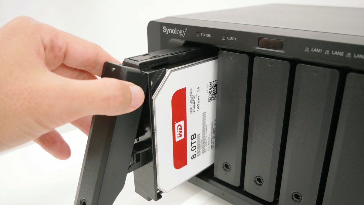 SynologyがNASのストレージ利用制限を一部撤回、サードパーティー製のHDDやSSDの対応が2025年モデルで復活
