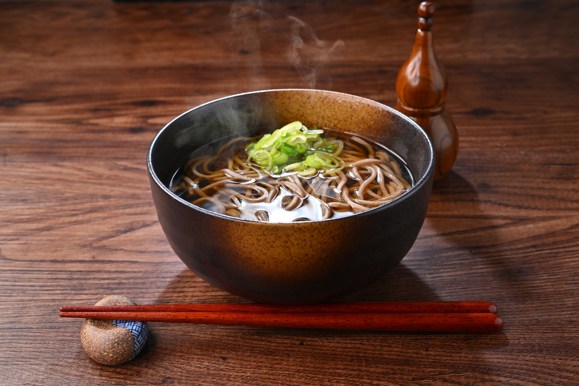 「もはやインフラ」 都民が思う“最高にうまいそばチェーン”って？ ランキング上位に「こんなに美味しくて満たされて千円ちょいでいいのか」「カレーもうまいんだよなあ」の声