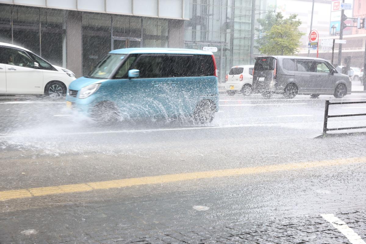 新潟市に「大雨危険警報」、中央区万代シテイなど各所で冠水 「土砂災害危険警報」も［新潟県の天気・気象情報］ （7月26日）