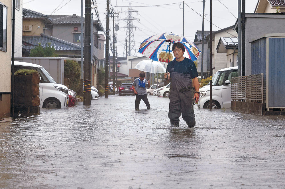 加賀地方で線状降水帯 金沢大雨３時間１４８ミリ、観測史上最大 土砂崩れ、道路冠水