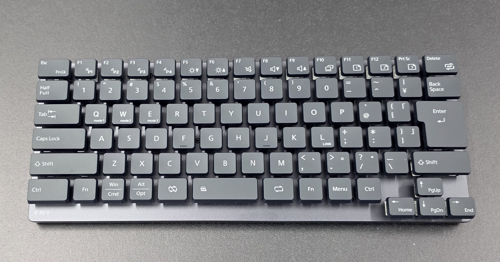 FCCLが「FMV Keyboard X」の一般販売を開始 ハイスペックマウス「FMV Mouse X」も同時発売