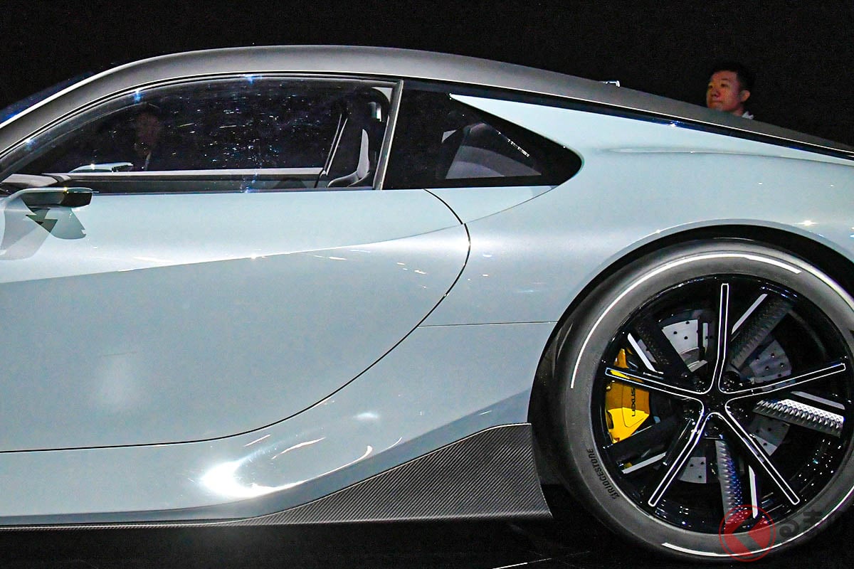 レクサス"新"「スーパーカー」初公開！ 超"高回転"型「V8」搭載？ 豪華なインテリアも明らかになった「レクサス スポーツコンセプト」どんなモデル？