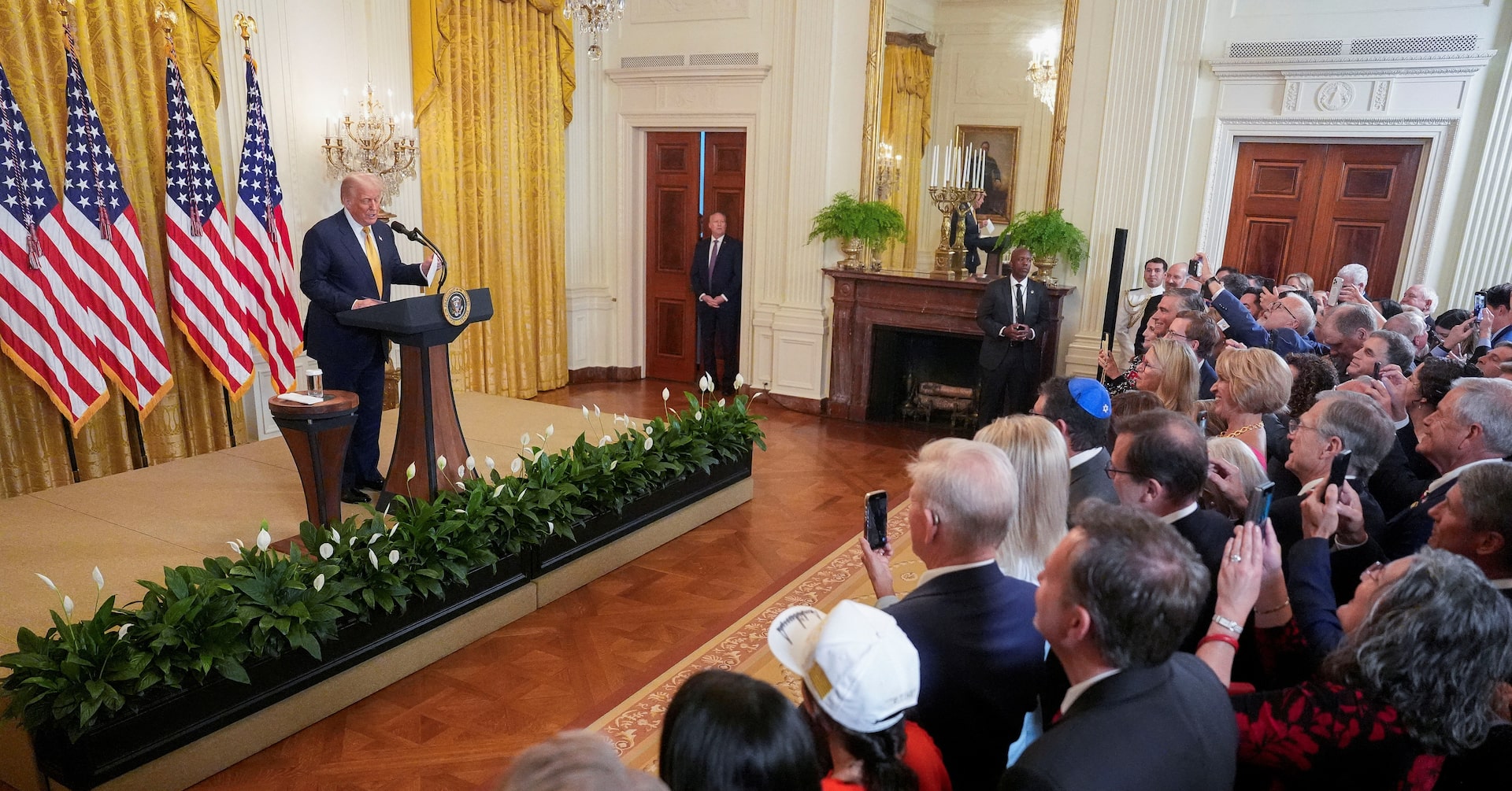 日本が「数十億ドル相当の軍事装備購入」とトランプ氏、貿易協定合意を称賛
