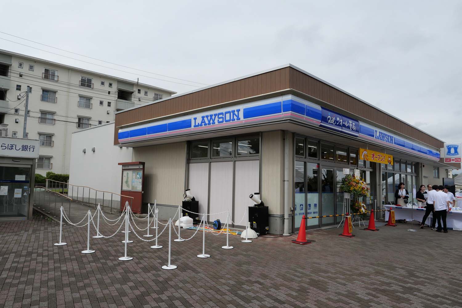 ローソンは団地を再生できるか 東日本初「ハッピーローソンタウン」オープン