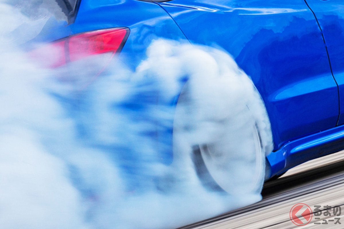 外国人男が「無車検・無保険のナンバーレス車」を運行し"逮捕"！ しかも「不正改造車でドリフト」… もはや「ルール守る気ゼロ」の"役満"違反者検挙事例を発表 愛知