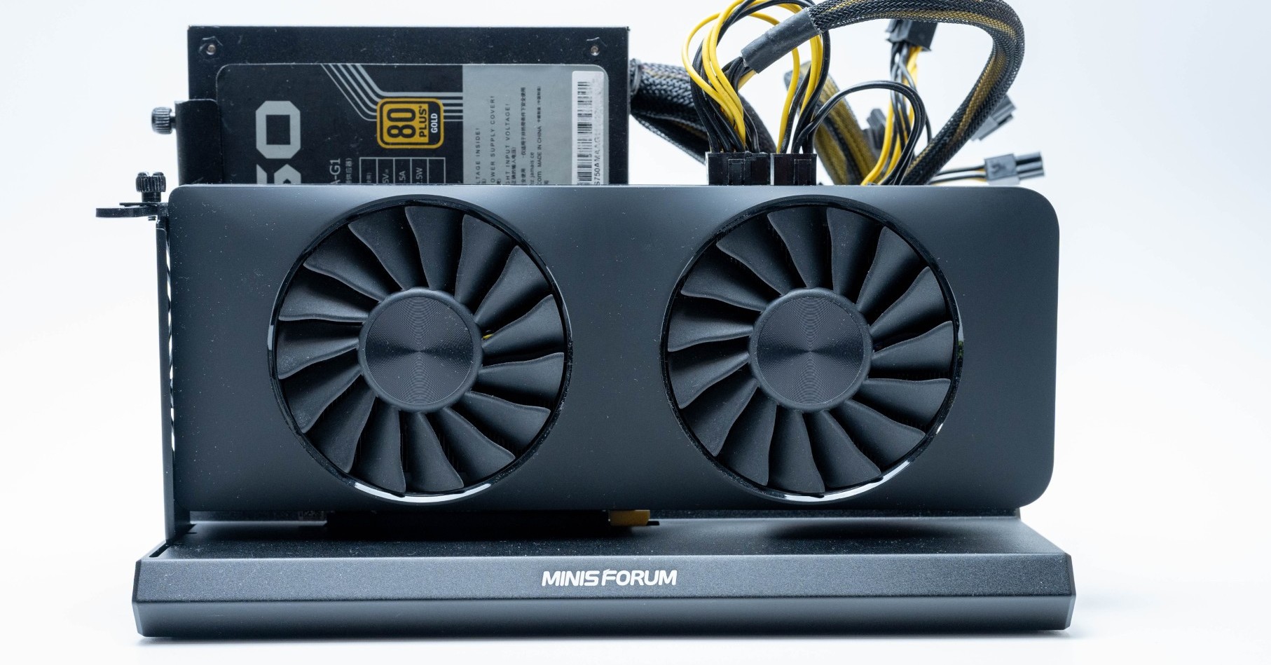ミニPCに外付けGPUを接続できる！ 約1.2万円のOCuLink拡張ドック「DEG1」、MINISFORUM AI X1で試した