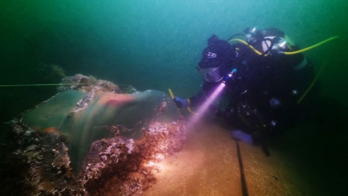 ３００年前に沈没した英軍艦、探査活動は「時間との闘い」 その理由は