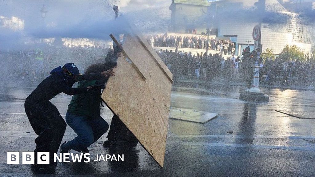 フランス政府、教員3000人の増員約束 高校生たちの要求に譲歩