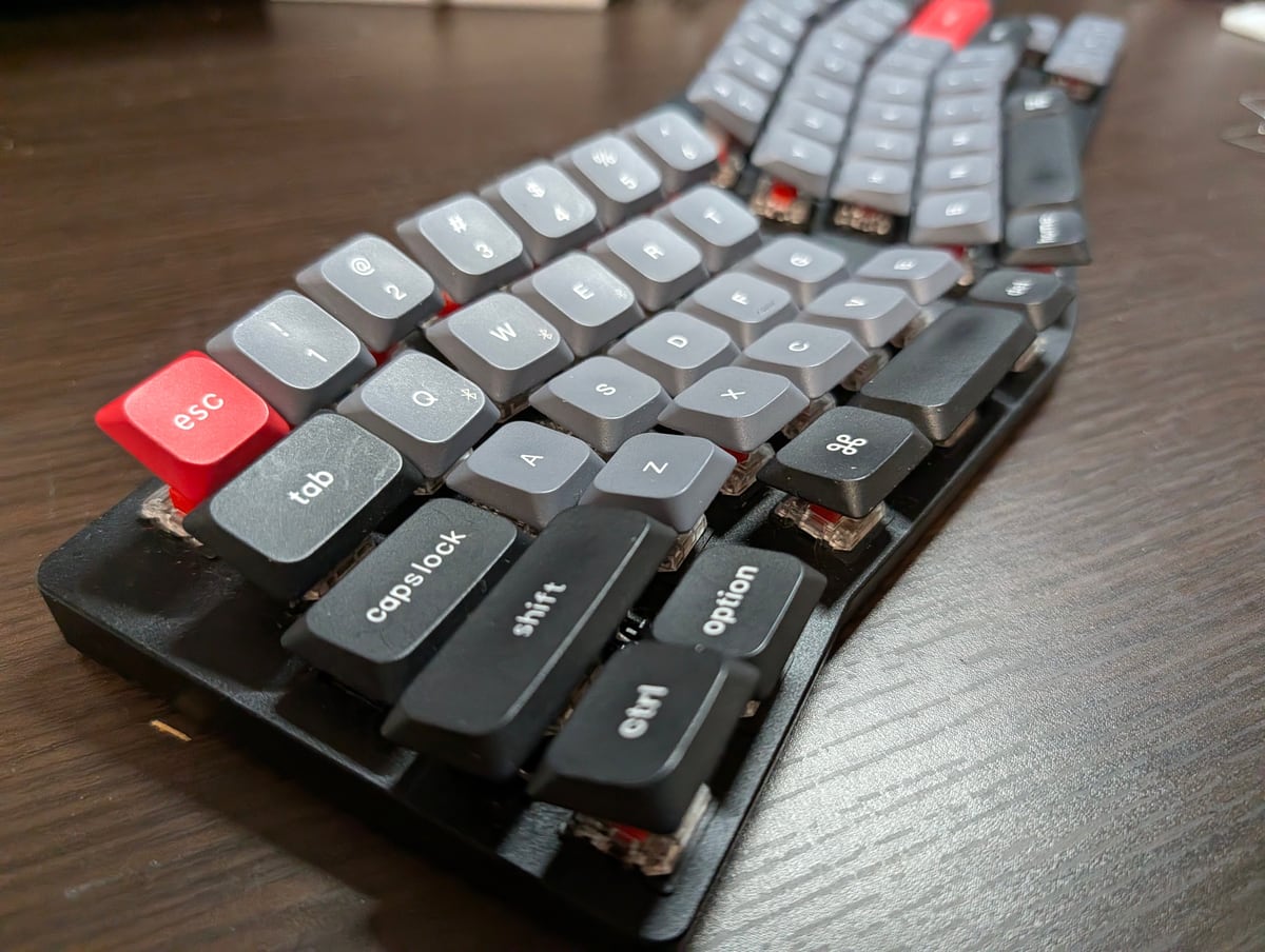 普通のキーボードを“勝手に”エルゴノミクスに変える「MX Tilter Kit」を買ってみた
