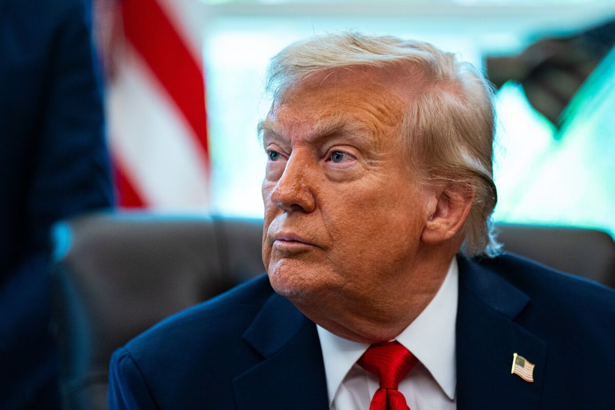トランプ氏、追加関税や半導体の輸出規制を警告－デジタル課税に対抗