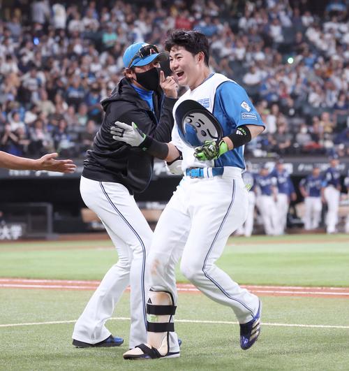 【日本ハム】新庄監督「野村くんが悪いとかじゃ…」４回に代走五十幡を起用の意図は／一問一答