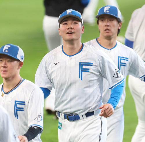 【日本ハム】新庄監督に「ああいうことをやっちゃダメ」と言われた日…清宮幸太郎がシーズン総括