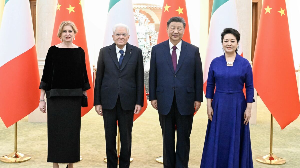 習近平は彼女と出会って｢たった40分｣で恋に落ちた…中国政府がひた隠す｢ファーストレディ｣の暗い過去 毎晩妻に電話をかけ続けたという習近平の新婚生活