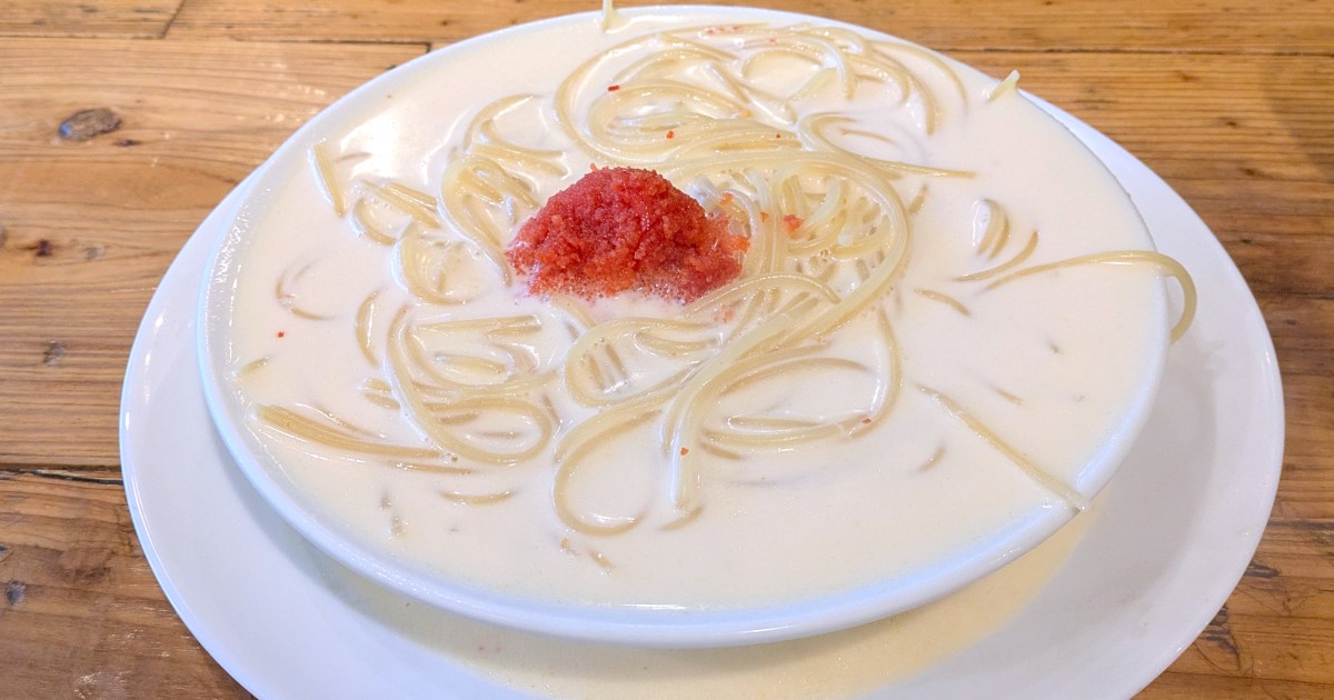 パスタの「ソース不足問題」に終止符。ホットランドが展開する『ワイルドレッドパスタ』はソースが器から溢れて “ラーメン化” していた