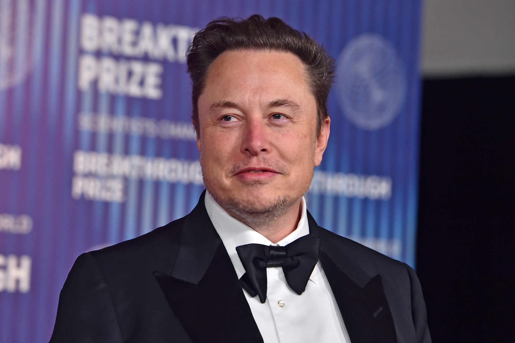 マスク氏に10年間で約１兆ドルの新報酬案－テスラ取締役会が提案