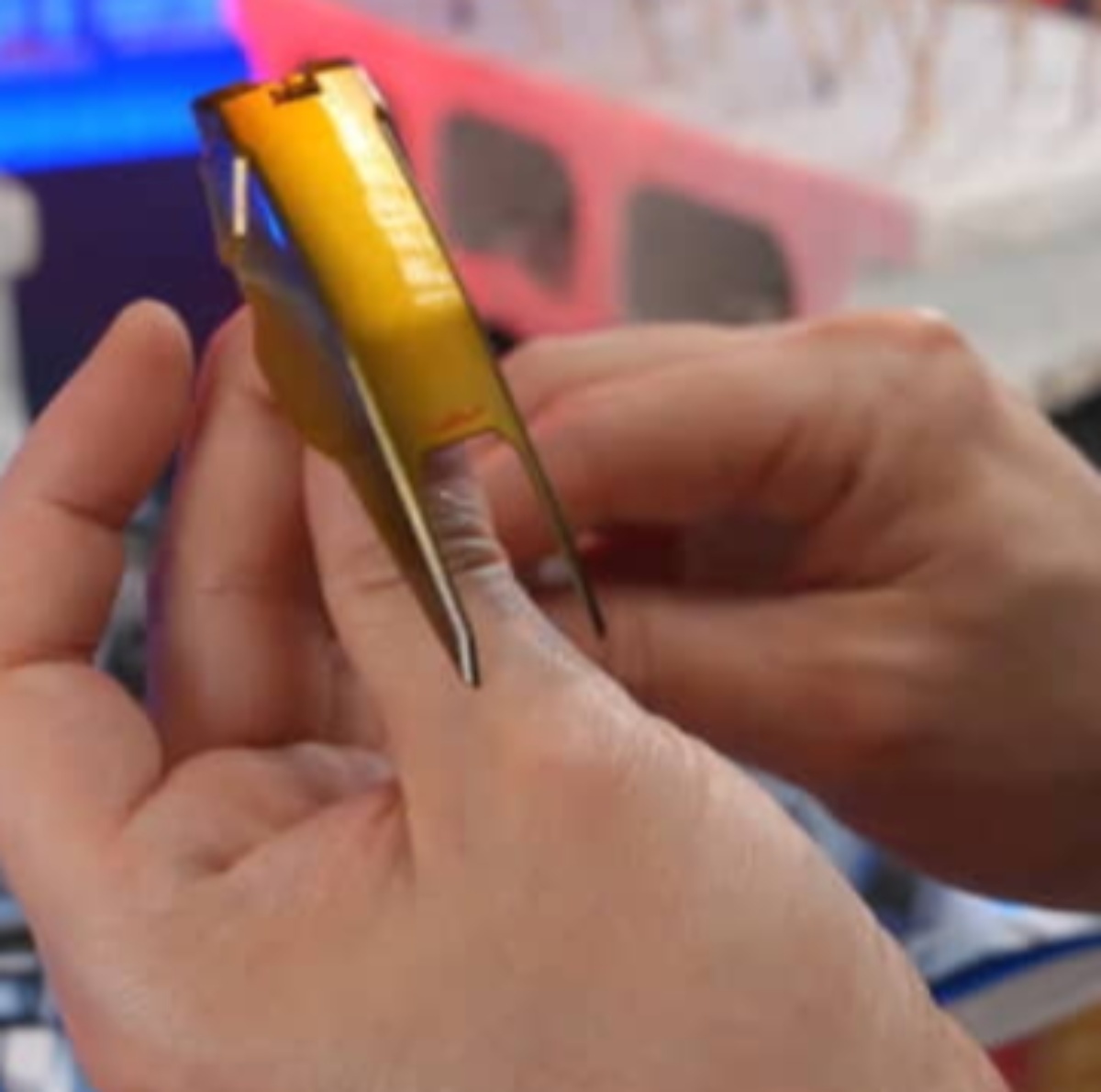 6万6000円のガンプラを15層塗装すると…… 2カ月かけた“究極の作品”に反響「もはや芸術品」「至高の一機」