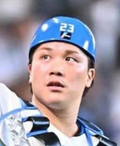 「藤川監督が頭を抱えて…」阪神が“35歳ベテラン捕手”伏見寅威を獲得した意外すぎる裏事情とは？《連覇を目指すためにどうしても…》（文春オンライン）