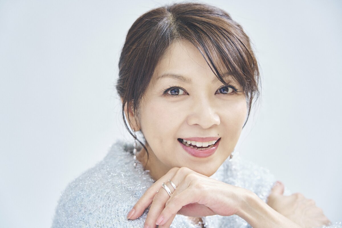 飯島直子 両親と愛犬を亡くして「いまは本当の意味でひとり、自分のために頑張れる」等身大の女性をコミカルに演じるドラマに意欲『こないだおばさんって言われたよ』