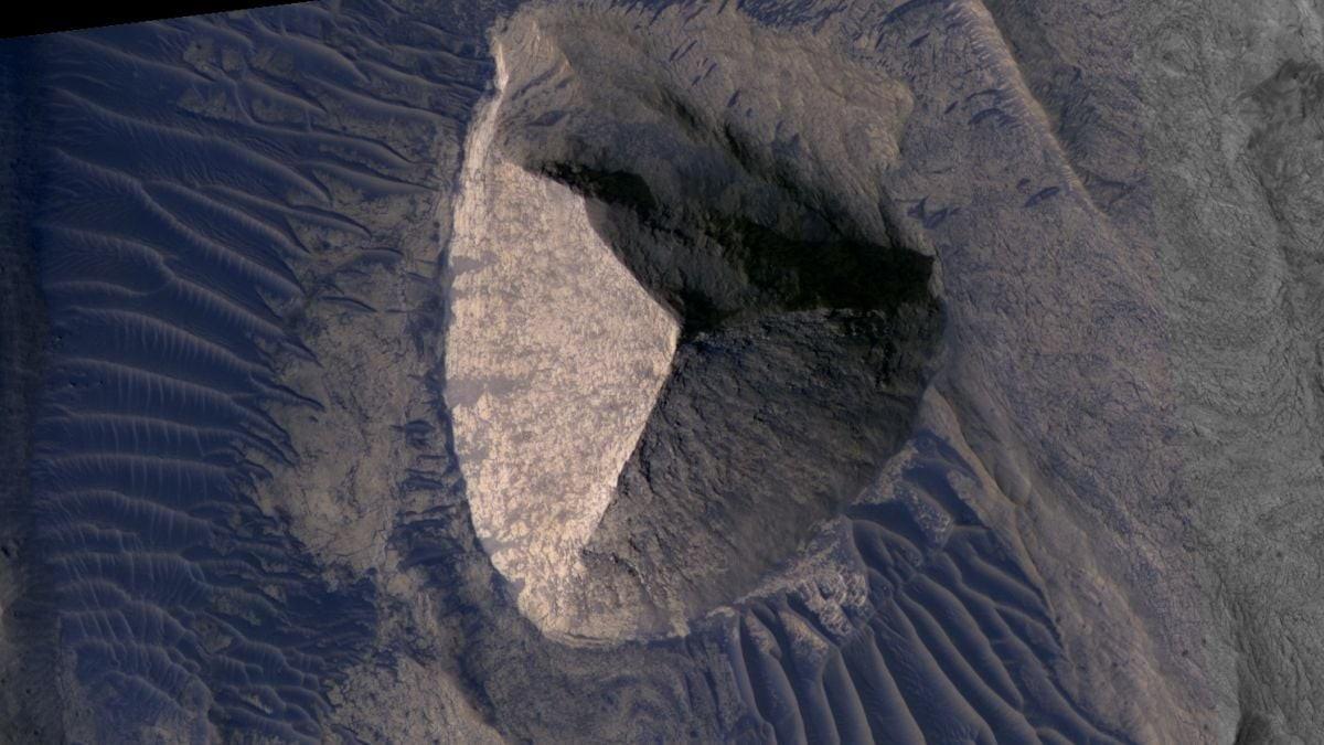 【火星で発見された“ピラミッド”らしきもの】古代文明の遺跡か、ただの自然現象か SNSで話題に