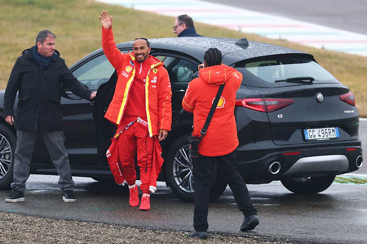 アルファロメオ：ルイス・ハミルトン、新チームと同時にステルヴィオを発見！- イタルパッション