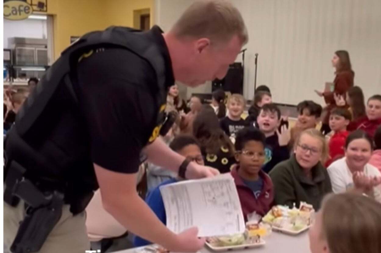 「もう言わないで！」若者が多用する2文字に教師が困惑。ついに警察が学校で“取り締まり”を開始（米インディアナ）（BuzzFeed Japan）