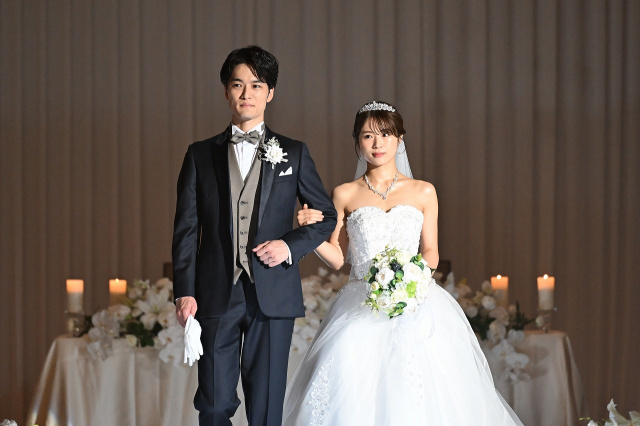 渋谷凪咲、衝撃シーン演じる 純白ドレスがずれ落ち…秘密“丸見え”姿【南田南弁護士は天才肌】