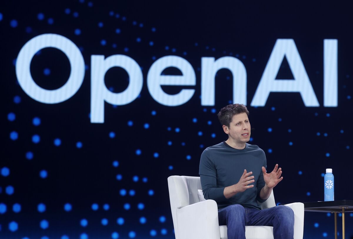 OpenAI、インフラに数兆ドル投資へ－アルトマン氏「遠くない将来」に