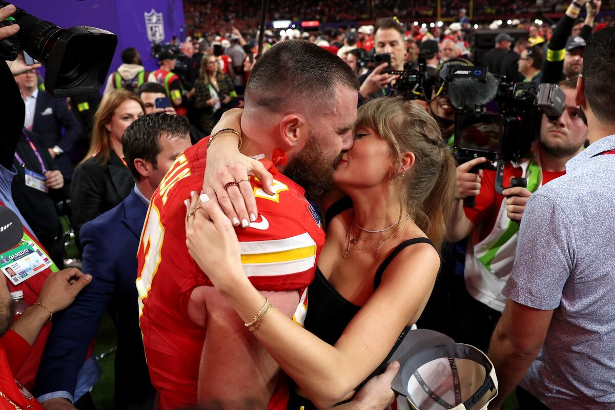 テイラー・スウィフトさん婚約、ＳＮＳで大反響－トランプ氏も祝福