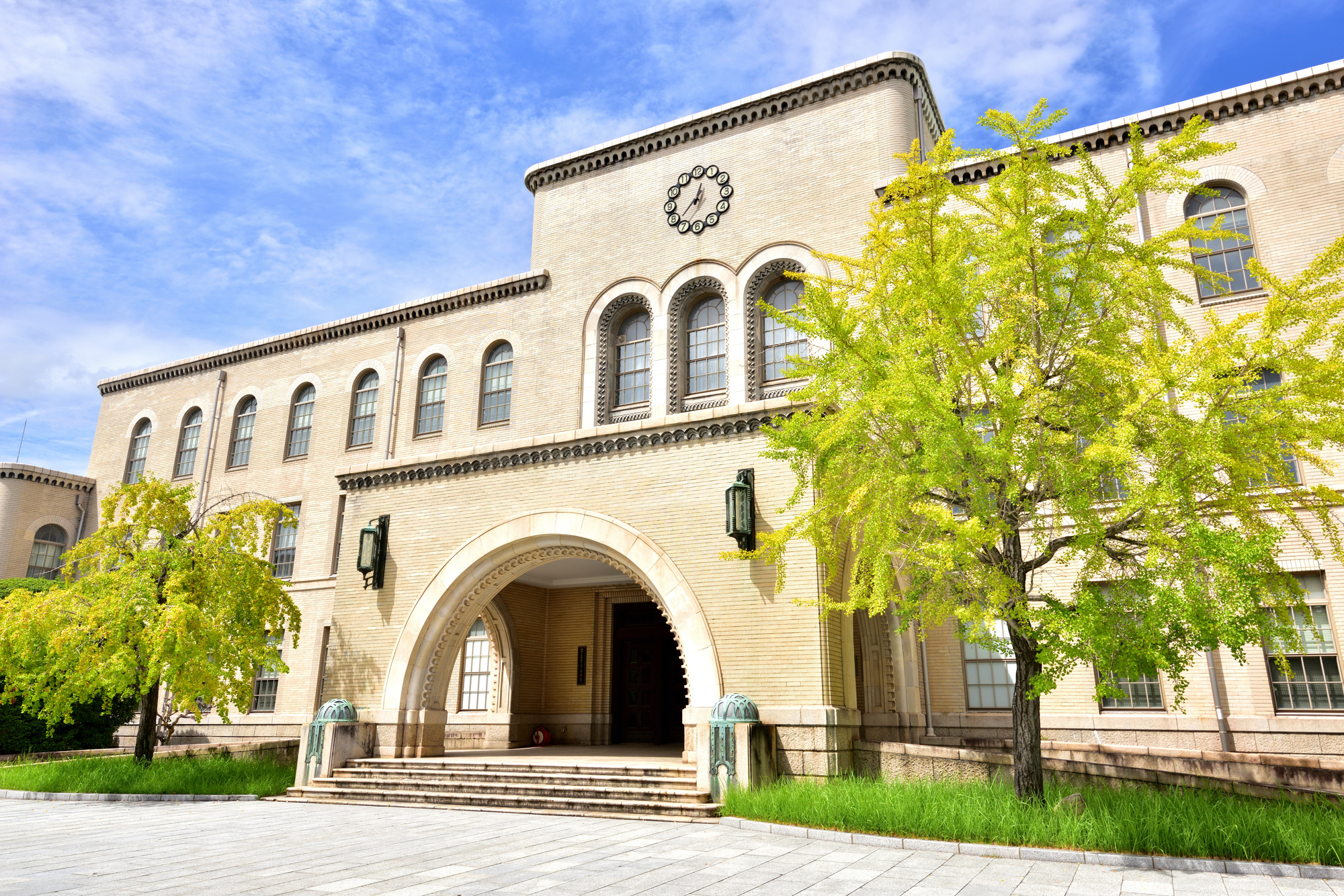「街が好きだから一目惚れ」“学生生活が高評価な関西の国公立大学”ランキング上位に「ビジネス界におけるのブランド力は旧帝大以上」「夕方の海が見える景色は最高」の声（1/2）