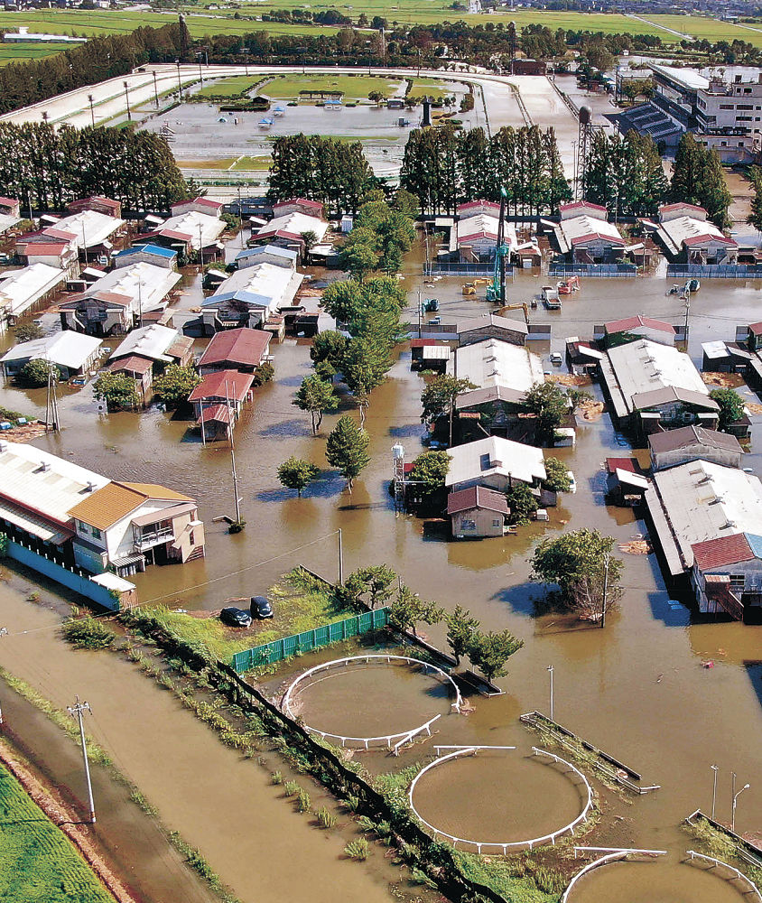 金沢、観測史上最大の雨 半日で３３１ミリ、月間雨量の１．８倍 加賀に線状降水帯、競馬場「水没」