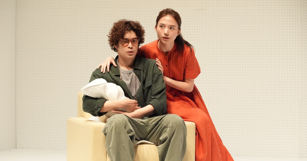 「レディエント・バーミン」幕開け、白井晃が手応え「再演を誰よりも待ち望んでいた」（舞台写真 / 動画 / コメントあり）