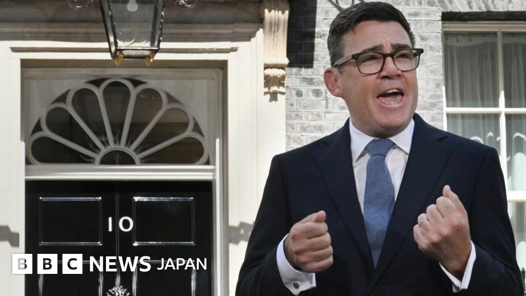 バーナム新英首相が組閣、財務相にヒーリー前国務相 外相はミリバンド氏