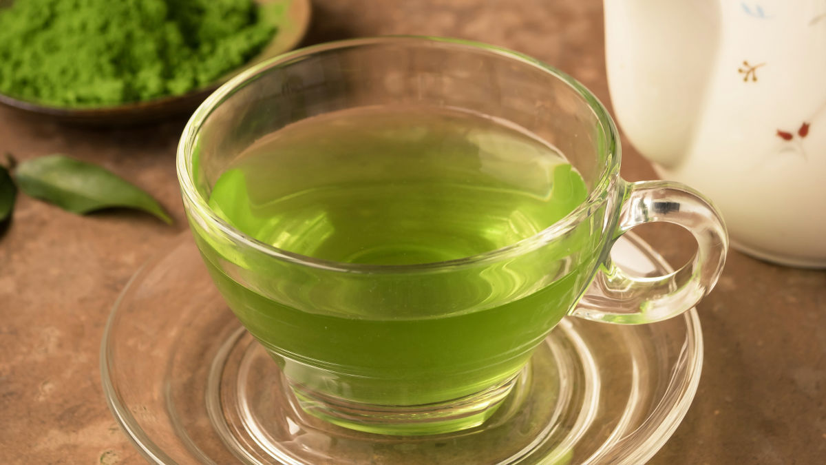 緑茶に含まれるカテキンとビタミンの組み合わせが脳の有害なタンパク質を除去してアルツハイマー病を予防する可能性