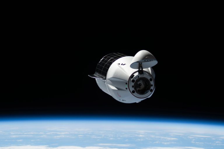 スペースXの補給船「カーゴ・ドラゴン」、ISSの軌道を押し上げる-ロシア撤退に備え（UchuBiz）
