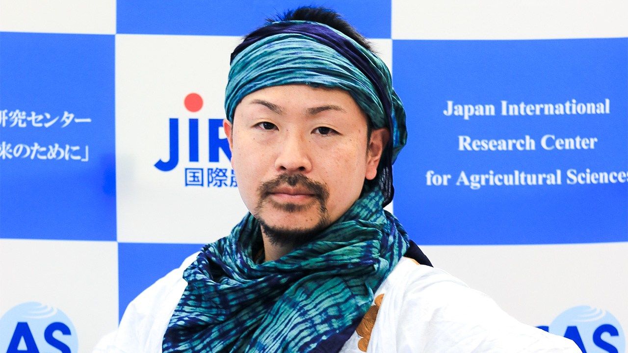 「バッタを倒しにアフリカへ」の舞台裏 大きな夢に挑戦する人へエールを送りたい 前野ウルド浩太郎さん