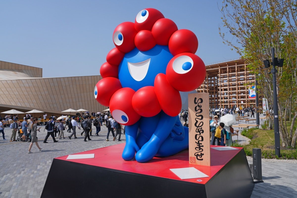 万博最終日のドローンショー！ミャクミャク様の降臨に「このアングルはすごい！」「ラスボス感ある」（LIMO）