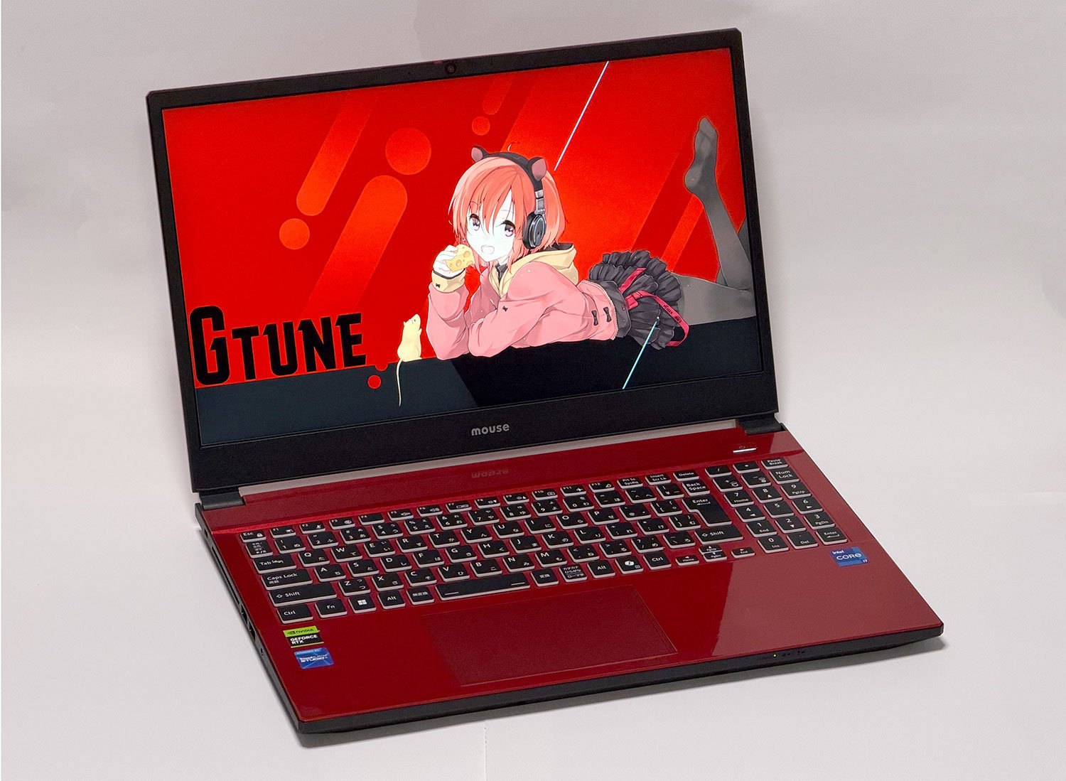 32GBメモリ＆5060／5070搭載で30万円切り！ マウス×PC USERの赤いゲーミングノートPC「G TUNE P5」コラボモデルが限定200台発売：“ITちゃん”も入ってる！（1/2 ページ）