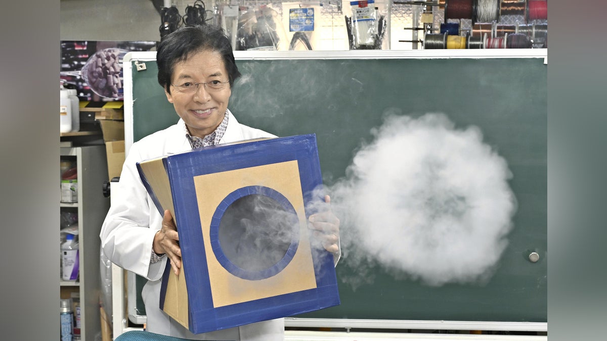 でんじろう先生の中学生時代「反応は派手な方が楽しい」…「安全に配慮」しながら続けた“自由な実験”の数々