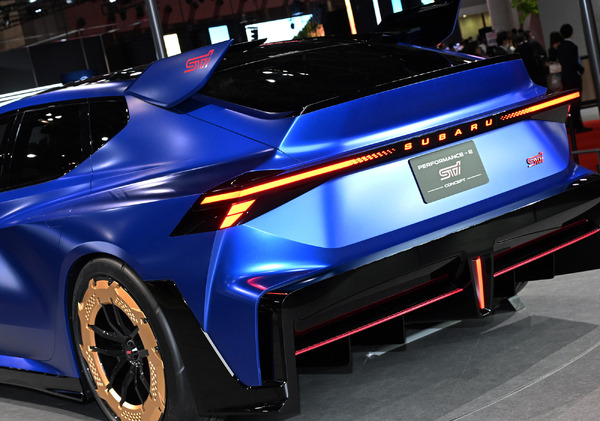 スバル製スーパーカー登場！「パフォーマンスE STIコンセプト」に盛り込まれた新技術と、伝統への敬意…ジャパンモビリティショー2025