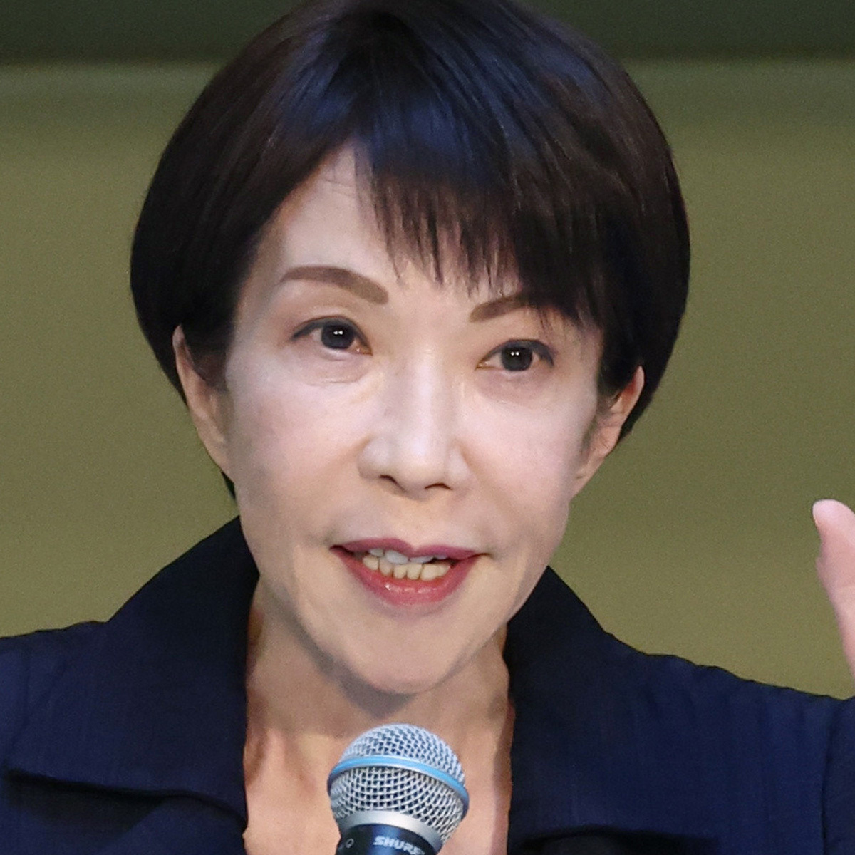 「戦争しか考えられない」人気女性シンガー 高市首相の“憲法改正”訴えに唱えた疑問…過去にも「民意ガン無視のファシスト」と猛批判
